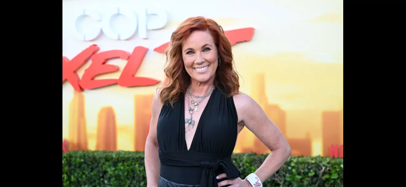 A 53-year-old movie star from the 90s still looks just as good 30 years after starring in a popular romantic comedy.