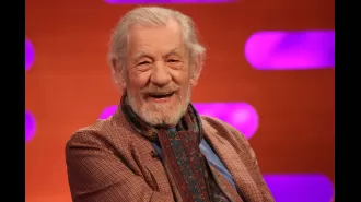 Ian McKellen astounds with new appearance as show reaches 101st show following his injury.