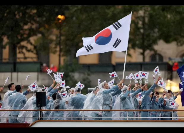 Olympic officials say sorry to South Korea for mistake at opening ceremony