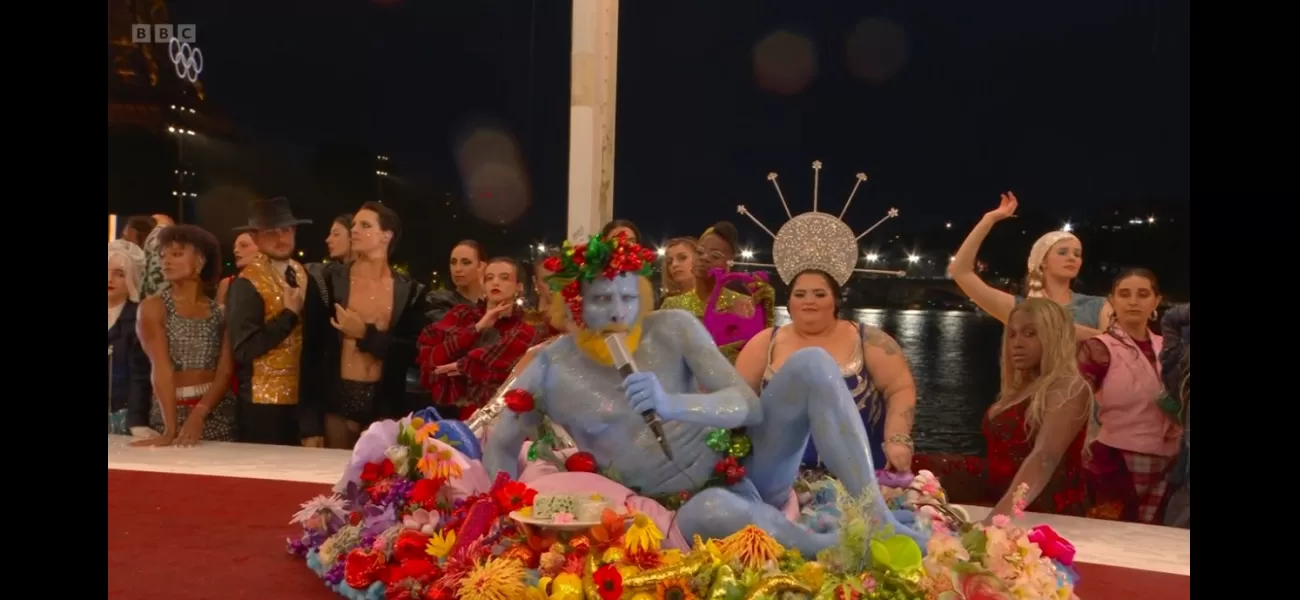 Fans thought they saw a performer's testicle at the Olympics opening ceremony, but it was a mistaken belief.