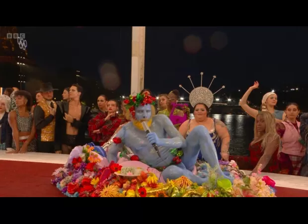 Fans thought they saw a performer's testicle at the Olympics opening ceremony, but it was a mistaken belief.