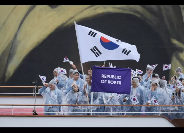 Organizers regret misidentifying South Korean athletes as North Korean.