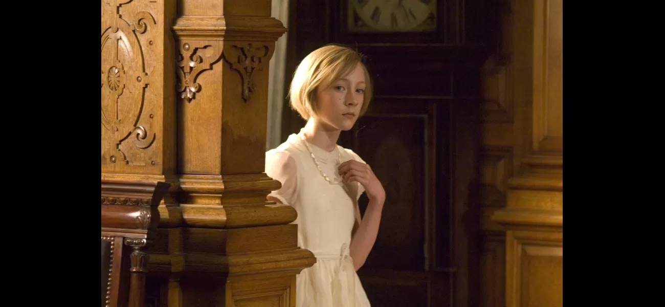 Child actress weds in private after receiving Oscar nomination at young age.