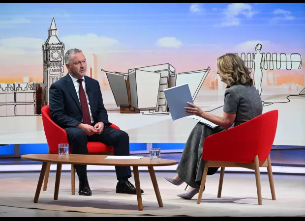 Viewers of BBC want Victoria Derbyshire to permanently replace Laura Kuenssberg due to her impressive performance.