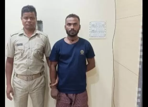 An officer from the Central Industrial Security Force (CISF) was killed in an accident and one person has been arrested.


CISF officer dies in accident, 1 suspect caught.