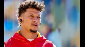 Mahomes remains top-paid QB despite Love's big contract.