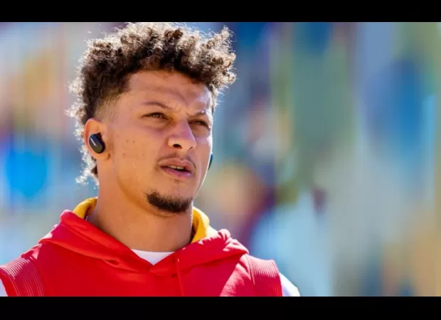 Mahomes remains top-paid QB despite Love's big contract.