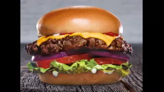 A popular American burger restaurant will shut down 20 locations in Australia due to financial difficulties.