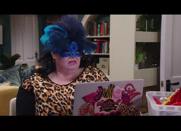 A well-known Emmerdale star turns to dominatrix work for financial support.