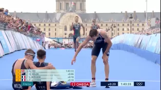 Fans of the Olympics are impressed with Hayden Wilde's gracious response to Alex Yee's incredible triathlon victory.