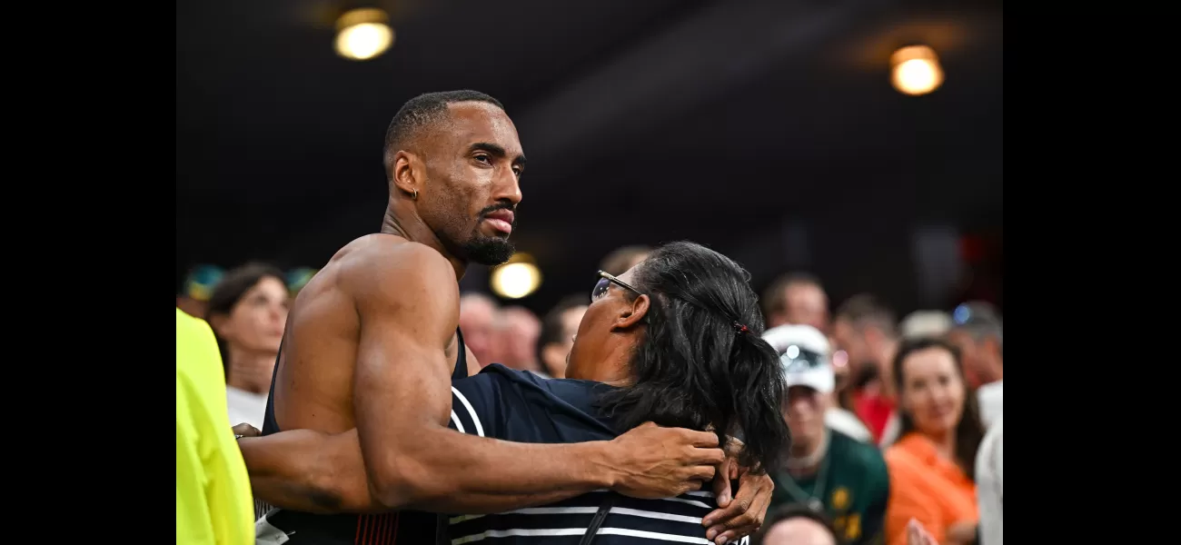 Mum comforts son after upsetting loss in 400m final for Team GB's Matthew Hudson-Smith.