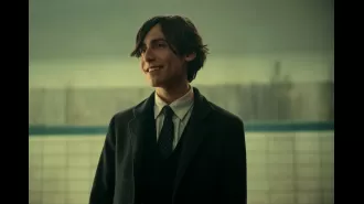 Viewers of Netflix express strong disgust over the sickening romantic storyline in a TV show.