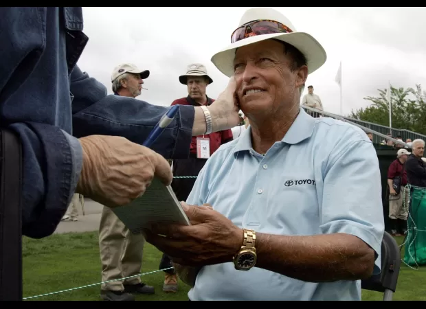 Golf legend Chi Chi Rodriguez dies at 88, known for his entertaining behavior on the golf course.