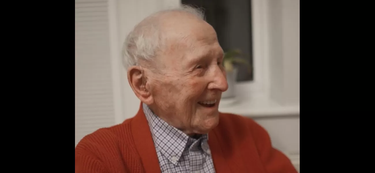 Wrexham star and fan club's oldest member, Arthur Massey, dies at 100.
