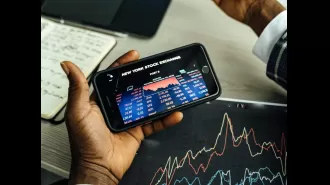How do Democratic and Republican governments affect the stock market?