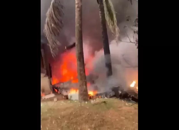 A plane crashes, killing all 61 passengers.