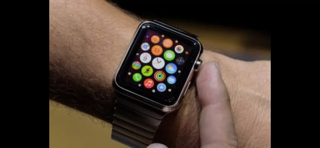 Experts warn that wearable gadgets such as smartwatches can lead to anxiety.