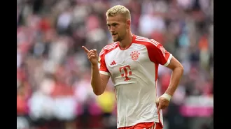 Man United reach agreement for de Ligt and make offer for full-back.