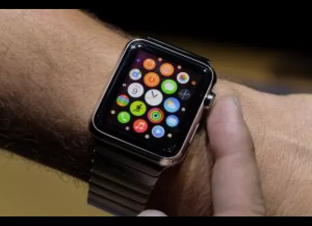 Experts warn that wearable gadgets such as smartwatches can lead to anxiety.