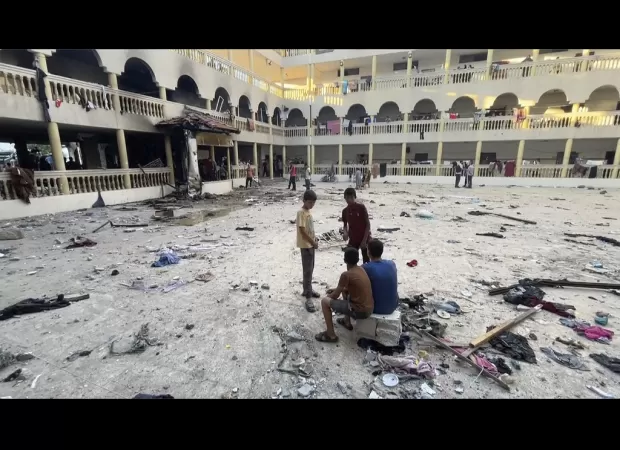 Israeli airstrikes on a school in Gaza resulted in the deaths of 80 people, according to officials in Gaza.