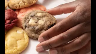 Despite being famous from 'Real Housewives Of Atlanta', 'The Cookie Lady' has decided to close her shop.
