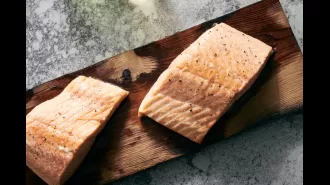 How to make perfect grilled salmon: simplify.