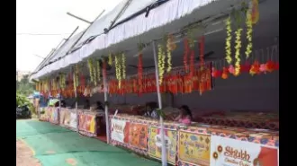Street vendors are losing business as more people turn to online shopping.