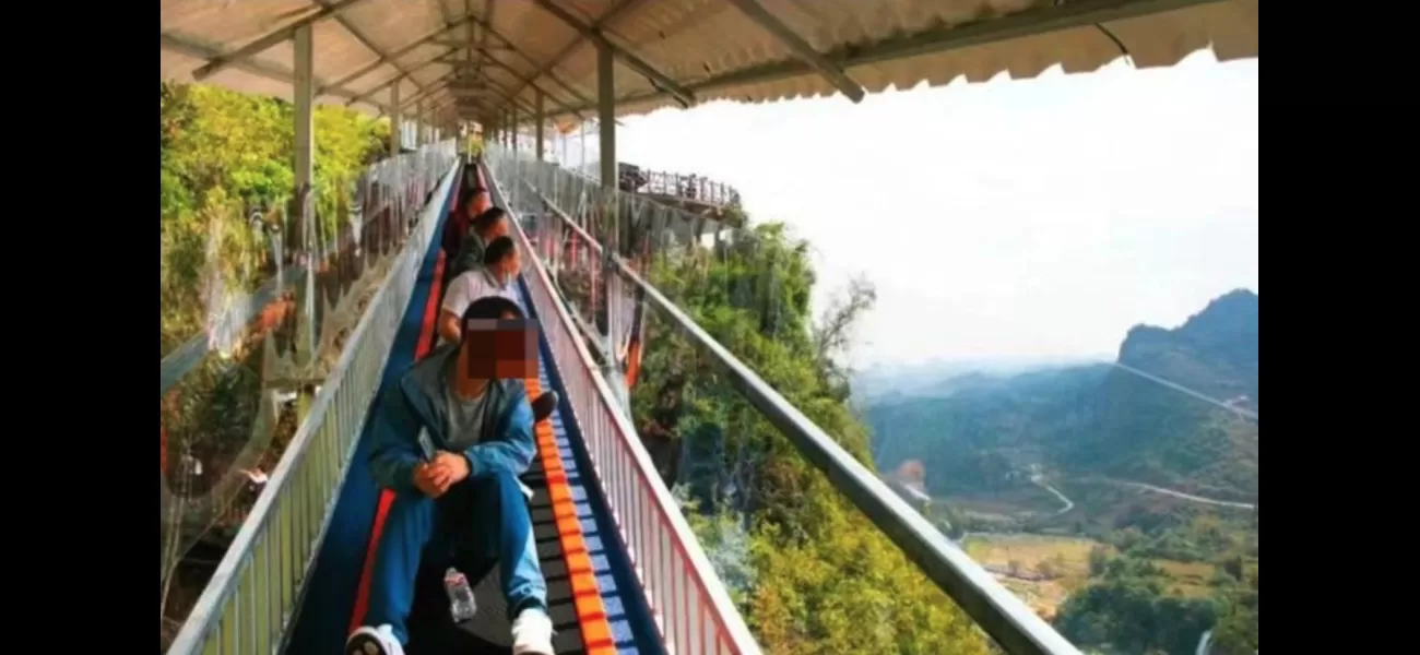 Tourists injured as escalator unexpectedly moves in reverse direction