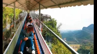 Tourists injured as escalator unexpectedly moves in reverse direction