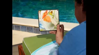 Google introduces first ever foldable phone to Australia with AI capabilities