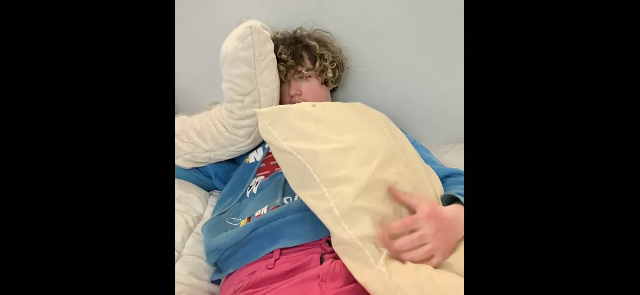 Experts caution against attempting an 11-day no-sleep challenge after a teenager in Melbourne tried it.