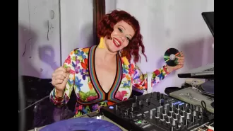 Famous 90s celebrity maintains iconic appearance decades after popular song release.