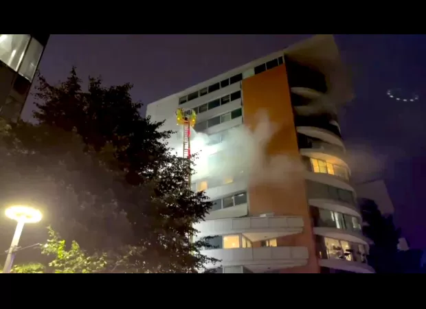 London apartment building on fire, residents forced to leave.