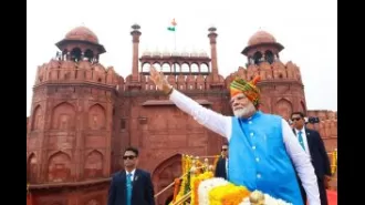 Global politicians, such as Macron and Putin, extend their greetings to India on its Independence Day.