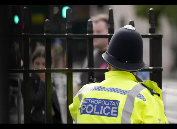 Report finds Met Police does a poor job at investigating crimes.