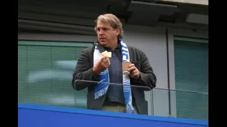 Chelsea's ex-defender predicts team may face tough battle to avoid dropping out of Premier League.