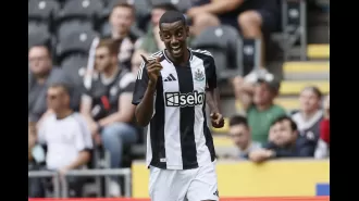 Theo Walcott wants Alexander Isak to join Arsenal and predicts the team will win the Premier League in 2024-25.