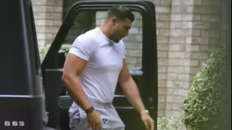 Tommy Fury is returning home and trying to win back Molly-Mae Haughe, who is packing up her things.