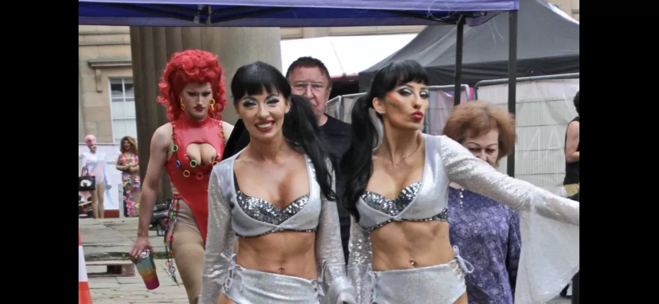 Stars of 2000s TV haven't aged after 22 years since their catchy Touch My Bum tune.