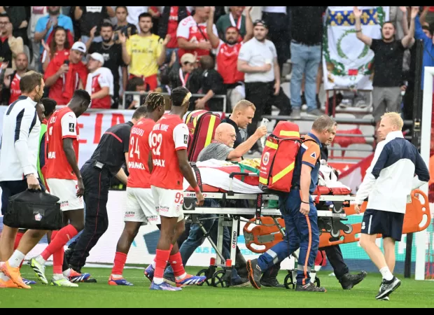 Angel Gomes was injured in a match between Lille and Reims and an update has been provided on his condition.