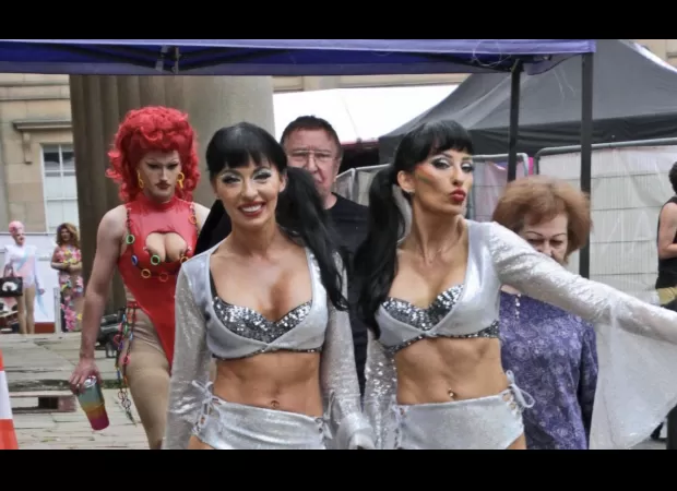 Stars of 2000s TV haven't aged after 22 years since their catchy Touch My Bum tune.