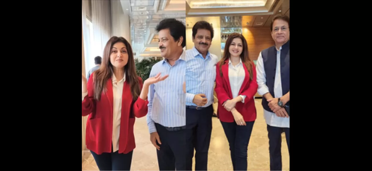 Bhagyashree and Udit Narayan sing a special song together.