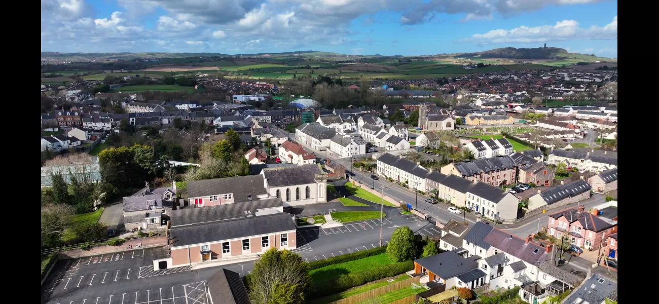 Hundreds of homes cleared in N. Ireland to get rid of WWII explosive device