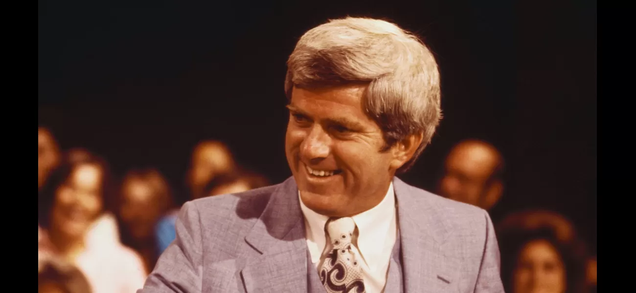 Legendary talk show host Phil Donahue passes away at 88, leaving behind a legacy as the 'King of daytime TV'.