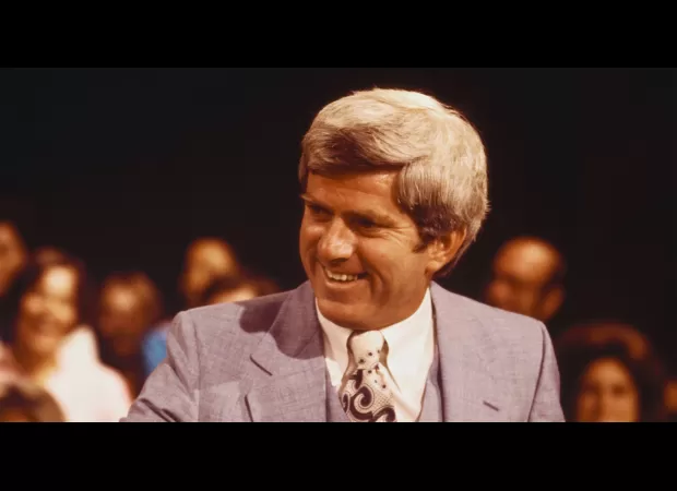 Legendary talk show host Phil Donahue passes away at 88, leaving behind a legacy as the 'King of daytime TV'.