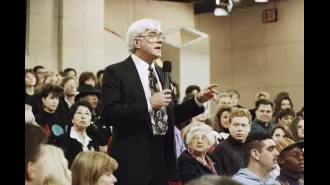 Phil Donahue, a groundbreaking host of a popular daytime talk show, passed away.