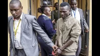 A person described as a vampire and psychopath, who is suspected of killing numerous women, has managed to escape from the authorities.