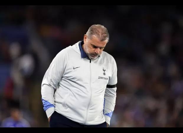 Spurs captain William Gallas says team can only hope for a mediocre season.