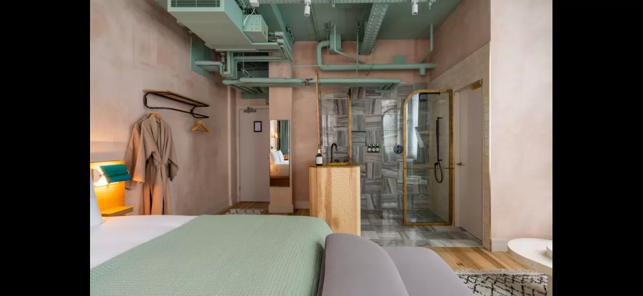 The Manchester Alan hotel receives a positive review.
