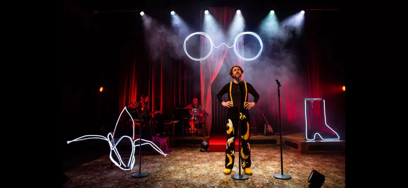 A review of the play Dear Billy featured in the Fringe festival.